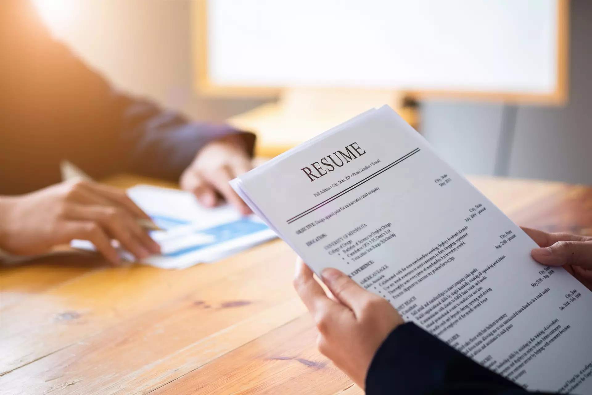 7 Reasons Why You Should Opt For Online Resume Building Services